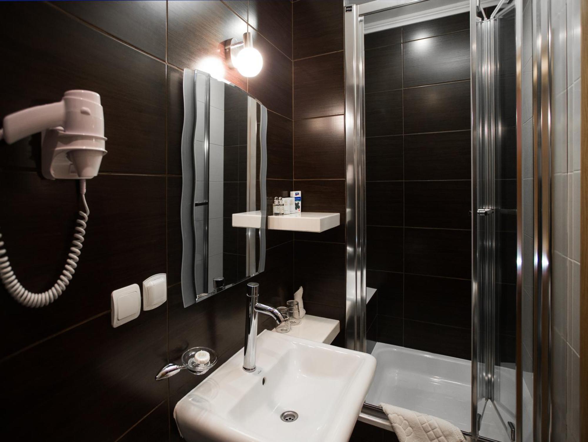 Eney Budget Three-Room Apartment Lviv Eksteriør bilde